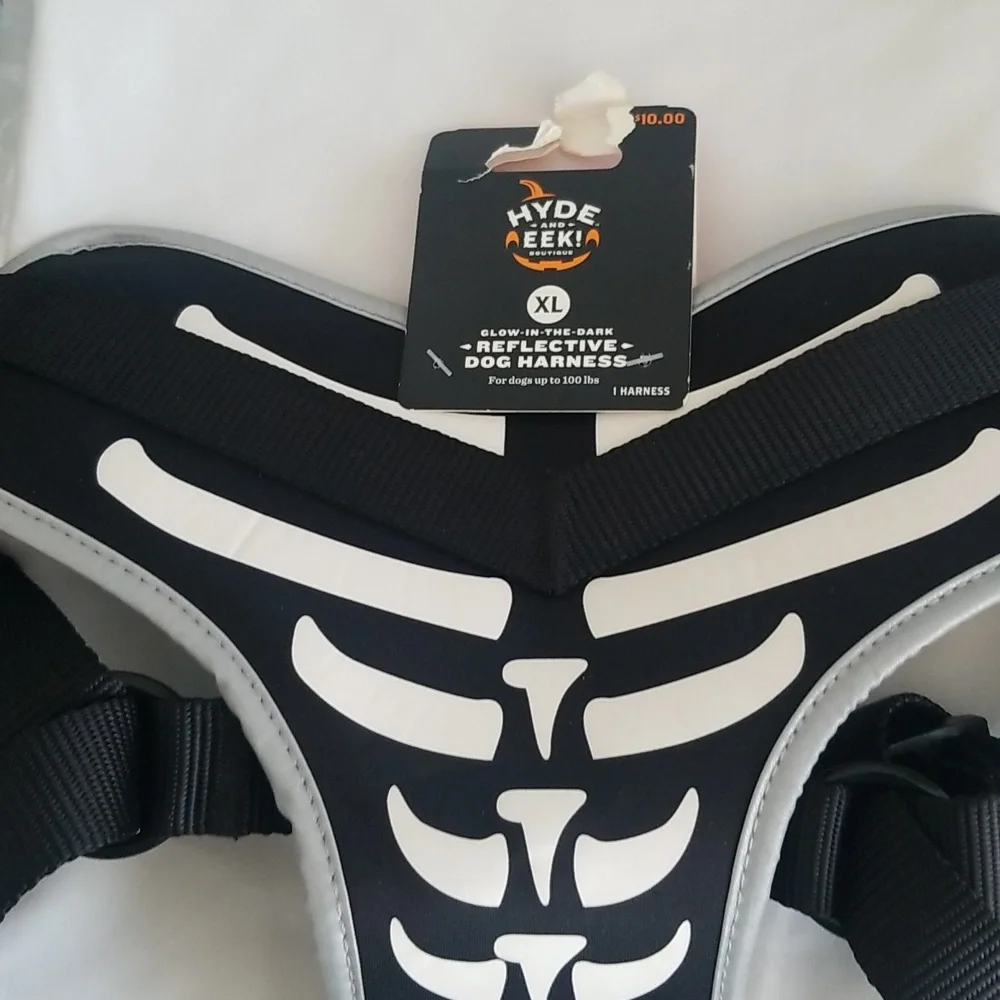 BRAND NEW Hyde and EEK dog harness size XL.